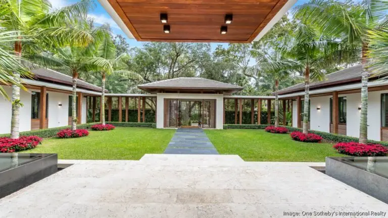 Andre Hakkak House: Inside a Modern Architectural Gem