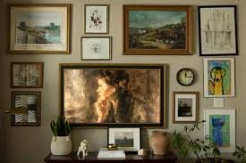 Creative Ways to Design a TV Gallery Wall for Any Space